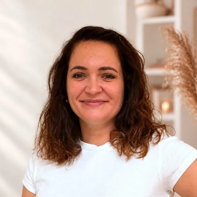 Portrait de Lucie, consultante en gestion financière pour les instituts de beauté et les spas